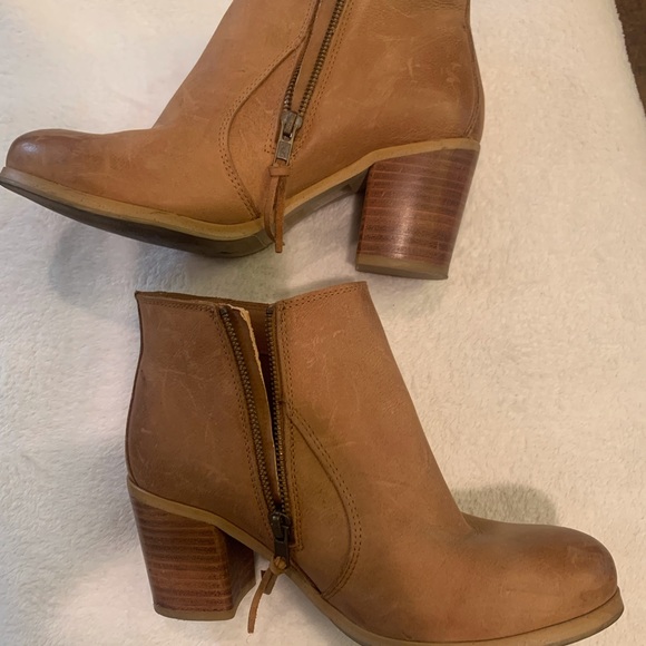 Levi’s women leather ankle booties - Picture 10 of 10
